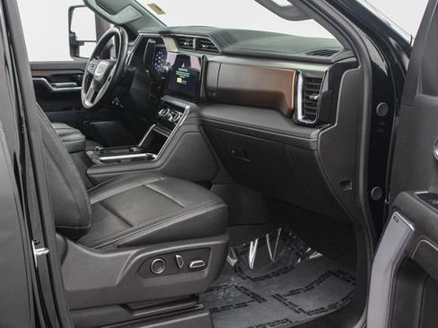 Certified 2024 GMC Sierra 3500 Denali w/ Technology Package AWD/4WD image 30