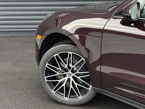 New 2026 Porsche Macan image 12