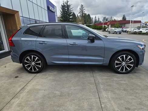 Used 2023 Volvo XC60 B5 Plus w/ Climate Package image 4