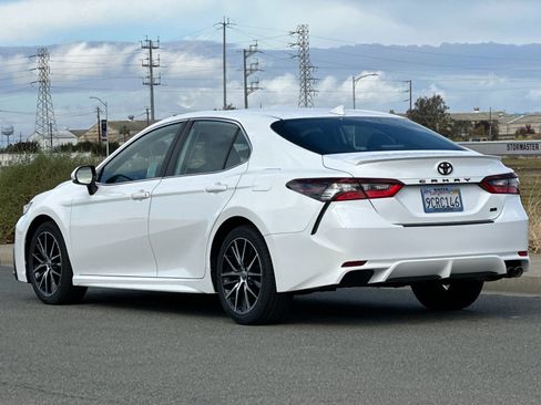 Used 2023 Toyota Camry SE image 6