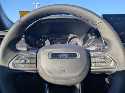 Used 2026 Jeep Compass Limited image 28