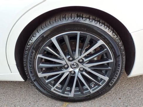 Used 2024 Lexus ES 300h w/ Premium Package FWD image 8