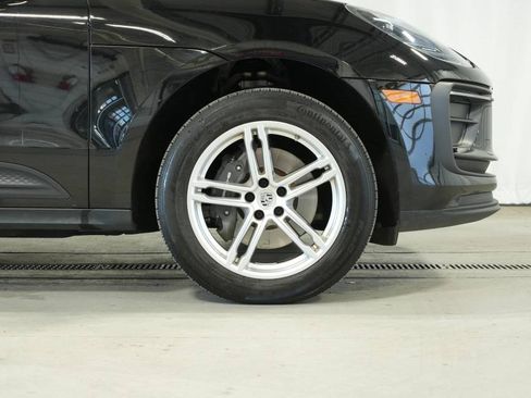 Used 2024 Porsche Macan image 40