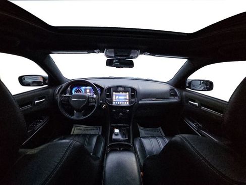 Used 2018 Chrysler 300 S image 19