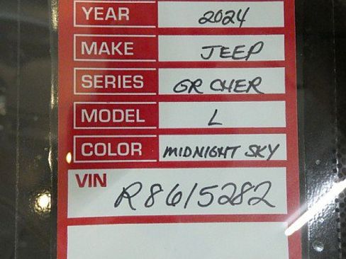Used 2024 Jeep Grand Cherokee L Summit AWD/4WD image 37