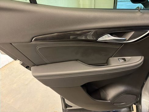 Used 2023 Buick Envision Essence image 24