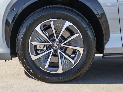 Certified 2023 Lexus RZ 450e Premium image 9