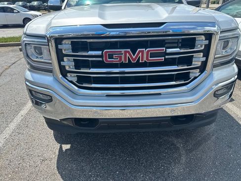 Used 2018 GMC Sierra 1500 SLT w/ SLT Premium Package AWD/4WD image 3