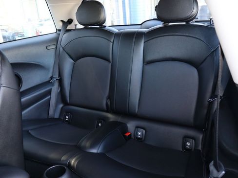 Used 2017 MINI Cooper 2-Door Hardtop image 9