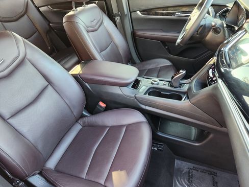 Used 2020 Cadillac XT6 Premium Luxury image 16