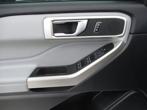 Used 2023 Ford Explorer XLT w/ Equipment Group 202A image 36