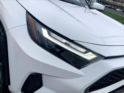 New 2025 Toyota RAV4 SE image 13