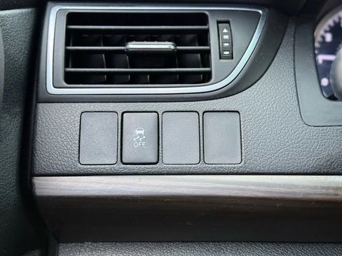 Used 2017 Toyota Camry LE image 20