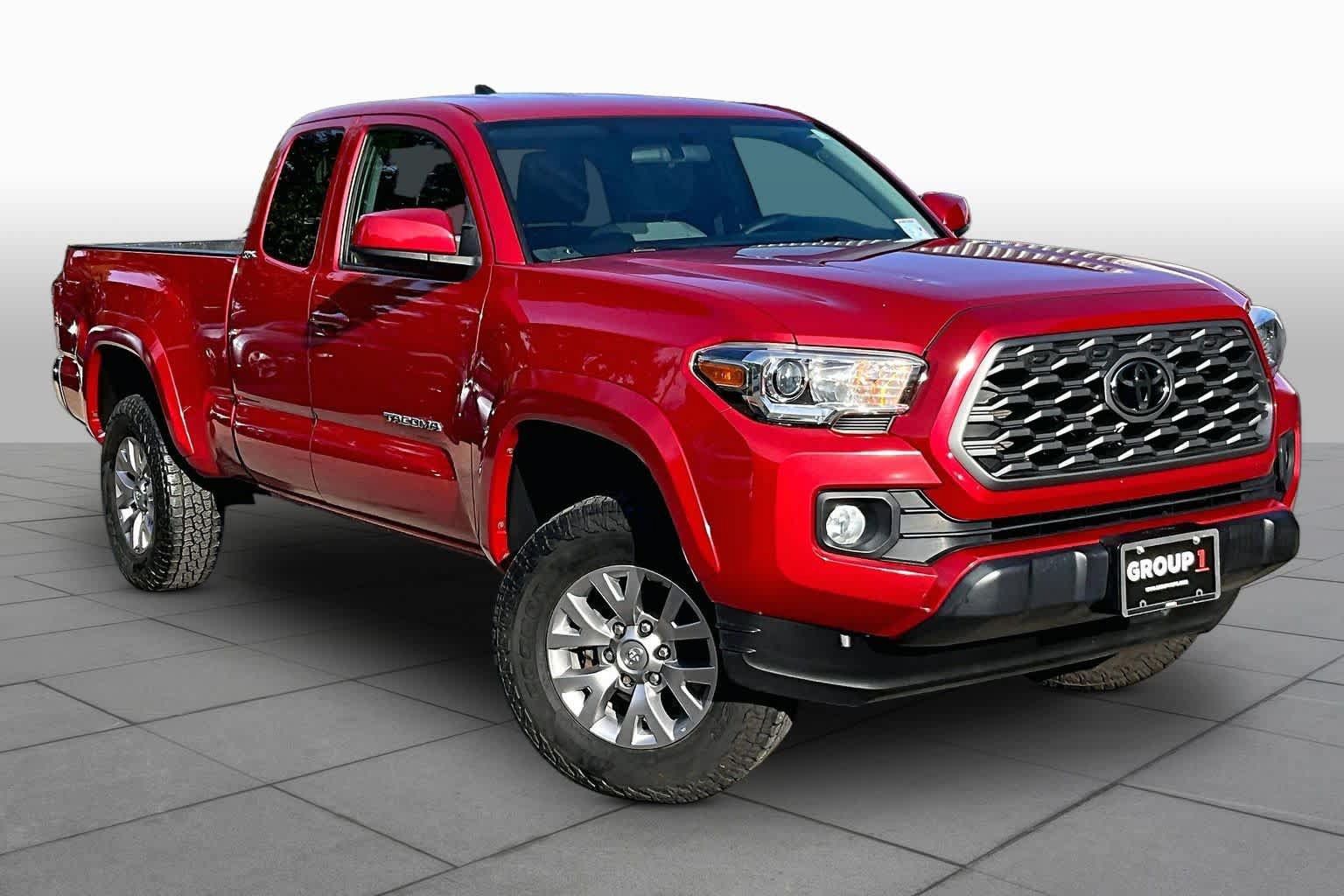 Certified 2016 Toyota Tacoma SR5 AWD/4WD image 3