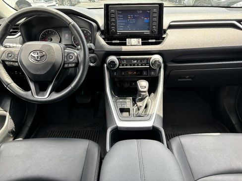 Used 2022 Toyota RAV4 XLE Premium AWD/4WD image 11