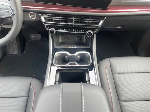 New 2026 Chevrolet Traverse Z71 w/ Driver Confidence Package image 11