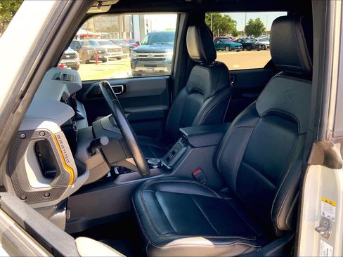 Certified 2023 Ford Bronco Badlands w/ Sasquatch Package AWD/4WD image 8