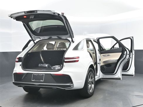 New 2026 Genesis GV70 2.5T Select image 19