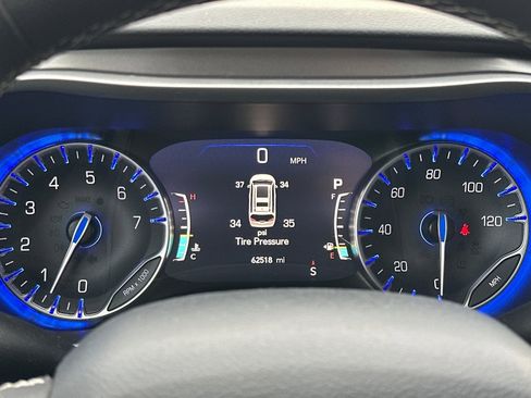 Used 2024 Chrysler Pacifica Touring-L image 28