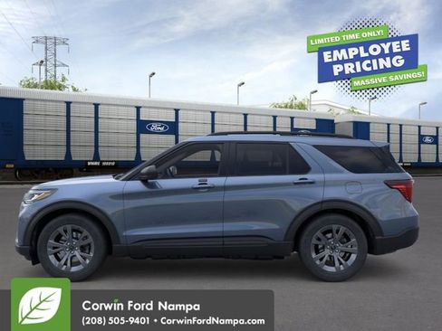 New 2026 Ford Explorer Active AWD/4WD image 4