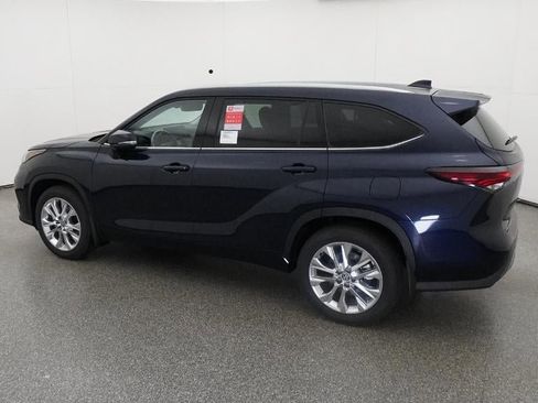 New 2026 Toyota Highlander Limited image 4