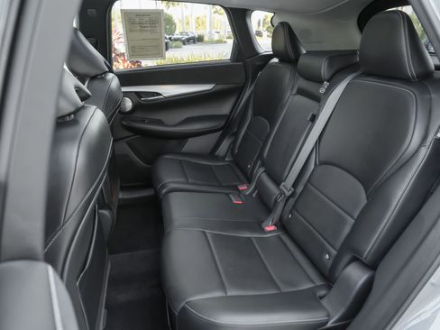 Used 2022 INFINITI QX50 Sensory image 33