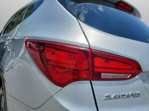 Used 2017 Hyundai Santa Fe Sport FWD image 30
