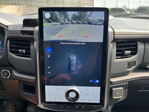 Used 2022 Ford Expedition Max Platinum image 25