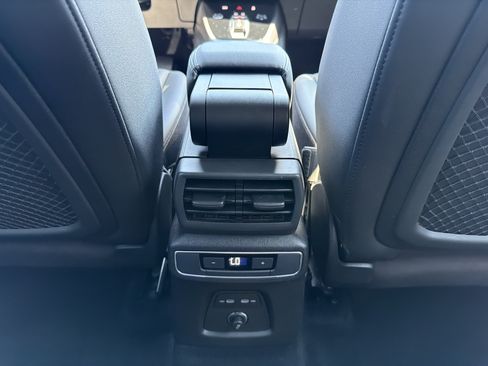 Used 2023 Audi Q4 e-tron Prestige AWD/4WD image 26