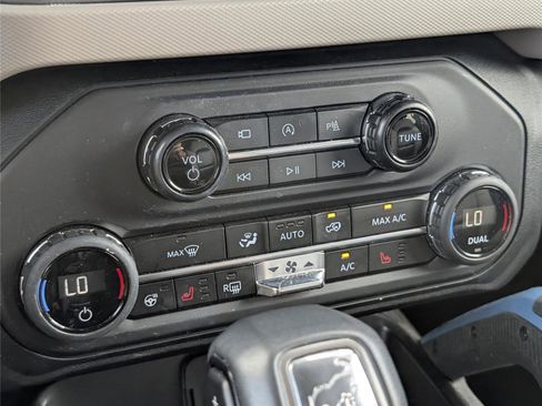 Used 2024 Ford Bronco Wildtrak image 15