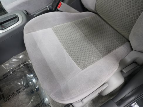Used 2005 Saturn ION Level 3 w/ Travel Pkg FWD image 12