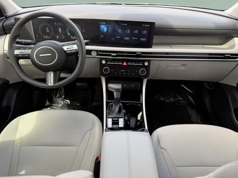 Used 2025 Hyundai Tucson SEL FWD image 13