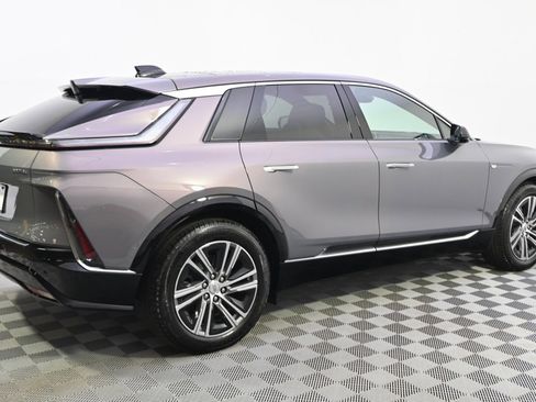 New 2025 Cadillac Lyriq Luxury image 7