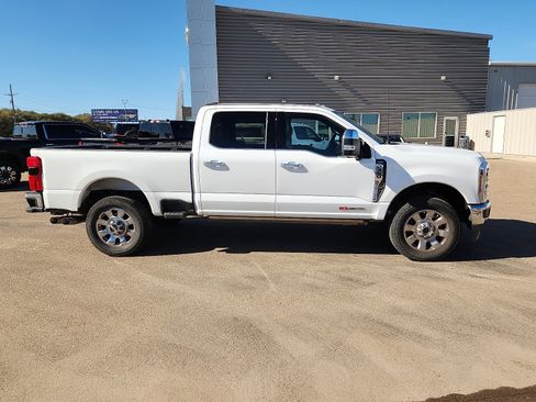 Used 2024 Ford F350 Lariat w/ Lariat Ultimate Package image 5