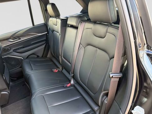 New 2026 Jeep Grand Cherokee Limited AWD/4WD image 12