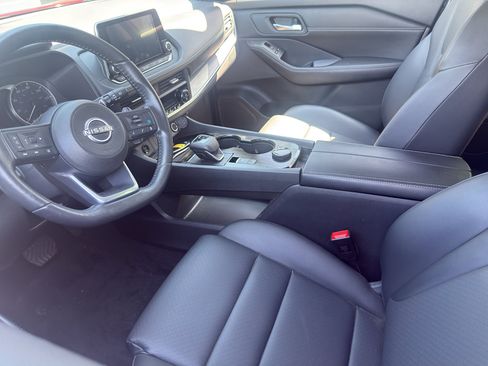 Certified 2024 Nissan Rogue SV w/ SV Premium Package AWD/4WD image 9