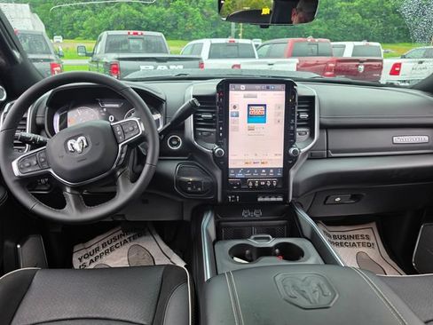 Used 2025 RAM 2500 Laramie AWD/4WD image 13