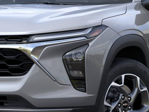 New 2026 Chevrolet Trax LT w/ Driver Confidence Package FWD image 10