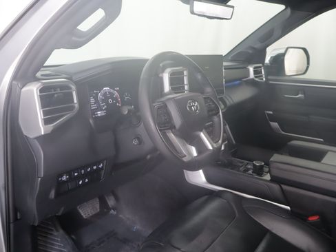 Used 2022 Toyota Tundra Platinum image 2