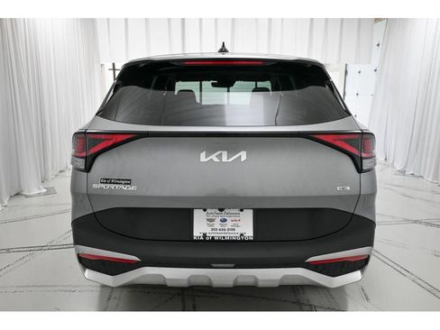 Used 2023 Kia Sportage LX image 6