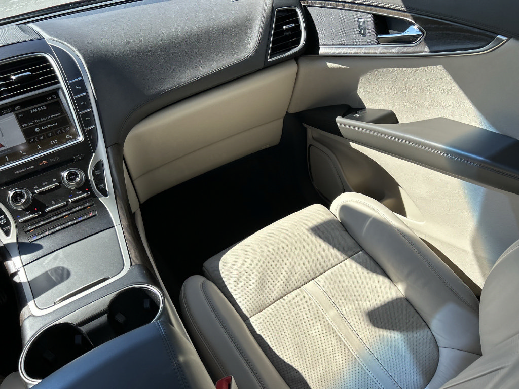 Used 2018 Lincoln MKX Reserve w/ Driver Assistance Package FWD image 21