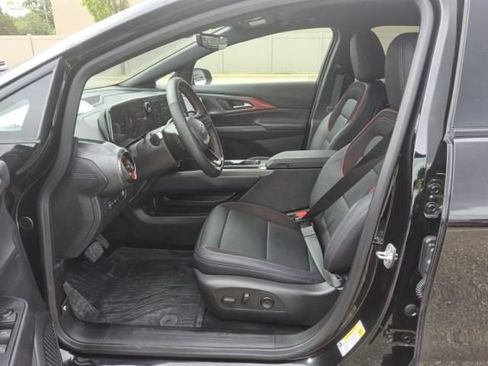Used 2025 Chevrolet Equinox EV RS w/ Convenience Package II AWD/4WD image 3