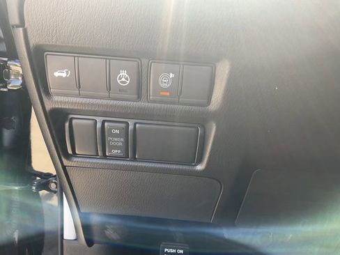 Used 2024 Nissan Armada Platinum w/ Captain's Chairs Package image 40