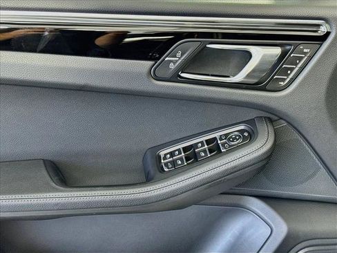 Certified 2026 Porsche Macan Turbo AWD/4WD image 11