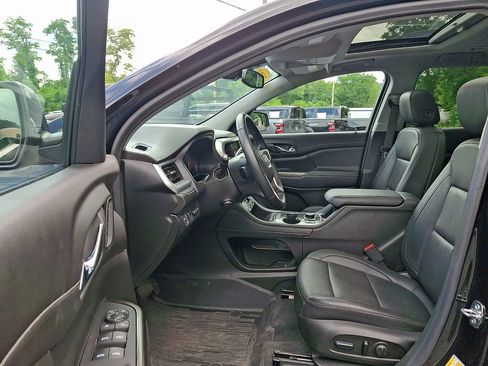 Used 2023 GMC Acadia SLT w/ Technology Package AWD/4WD image 18