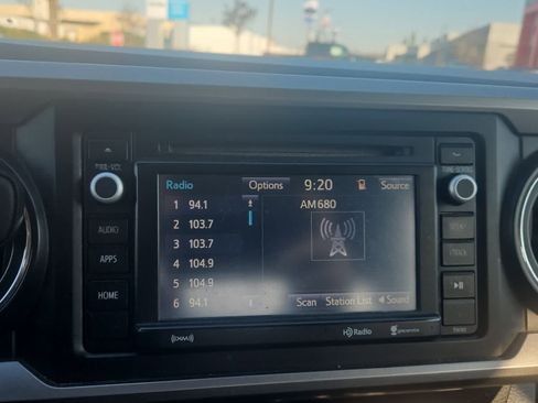 Used 2017 Toyota Tacoma SR5 image 17