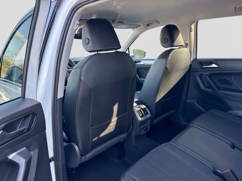 Used 2024 Volkswagen Tiguan SE AWD/4WD image 25