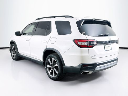 Used 2024 Honda Pilot Touring image 5