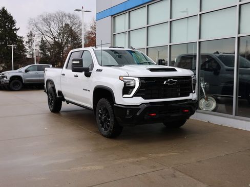 Used 2026 Chevrolet Silverado 2500 LT w/ Trail Boss Package AWD/4WD image 2