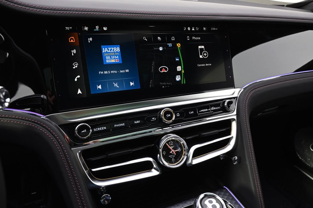Used 2025 Bentley Flying Spur Plug-In Hybrid AWD/4WD image 28